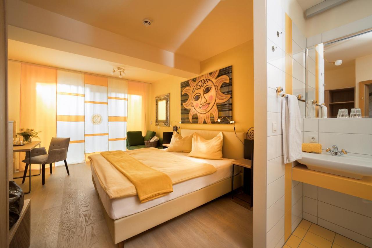 Malerwinkl Restaurant + Kunsthotel Hatzendorf Dış mekan fotoğraf