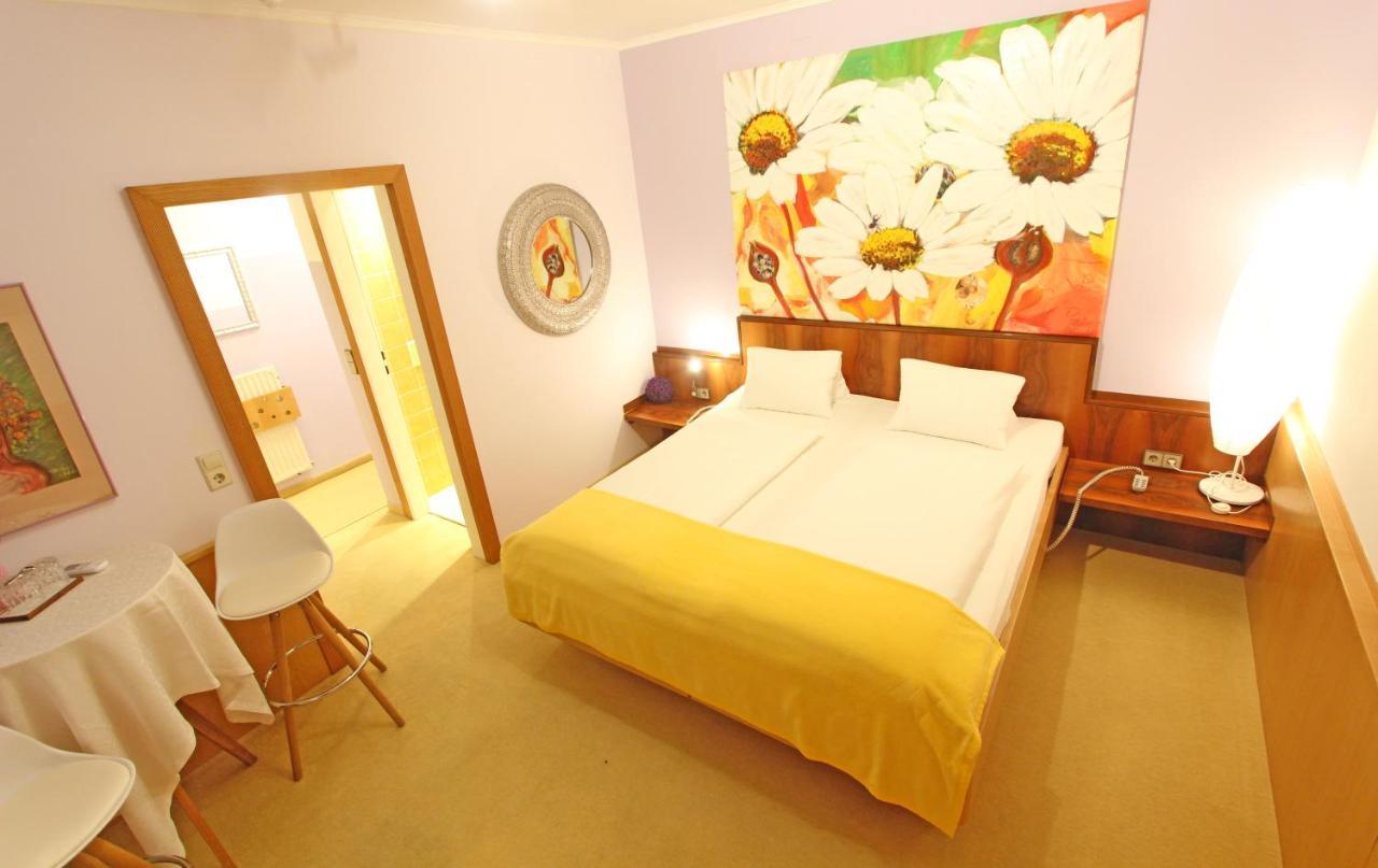 Malerwinkl Restaurant + Kunsthotel Hatzendorf Dış mekan fotoğraf