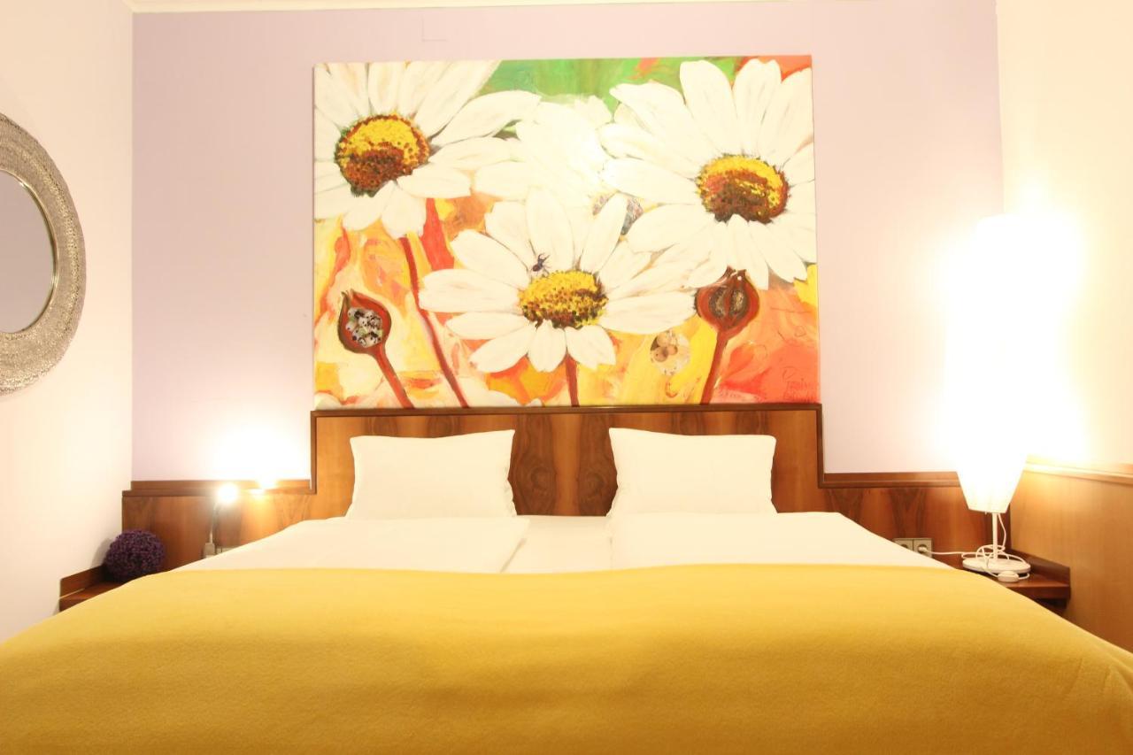 Malerwinkl Restaurant + Kunsthotel Hatzendorf Dış mekan fotoğraf