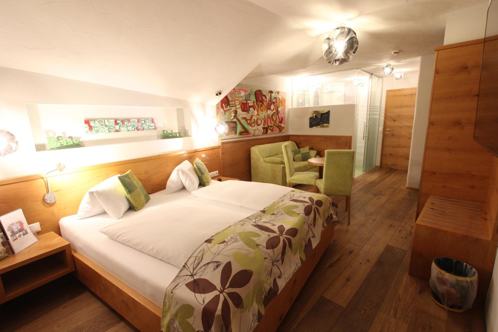 Malerwinkl Restaurant + Kunsthotel Hatzendorf Dış mekan fotoğraf