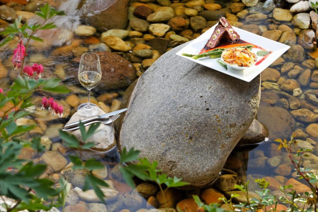 Malerwinkl Restaurant + Kunsthotel Hatzendorf Dış mekan fotoğraf