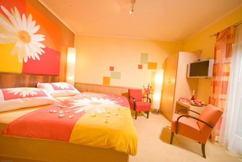 Malerwinkl Restaurant + Kunsthotel Hatzendorf Oda fotoğraf