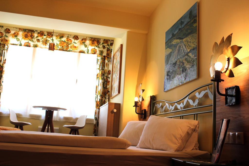 Malerwinkl Restaurant + Kunsthotel Hatzendorf Dış mekan fotoğraf
